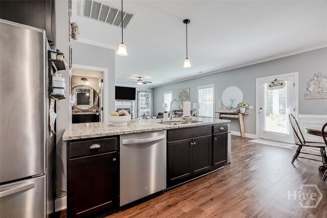 Building Photo - 114 Sams Dr