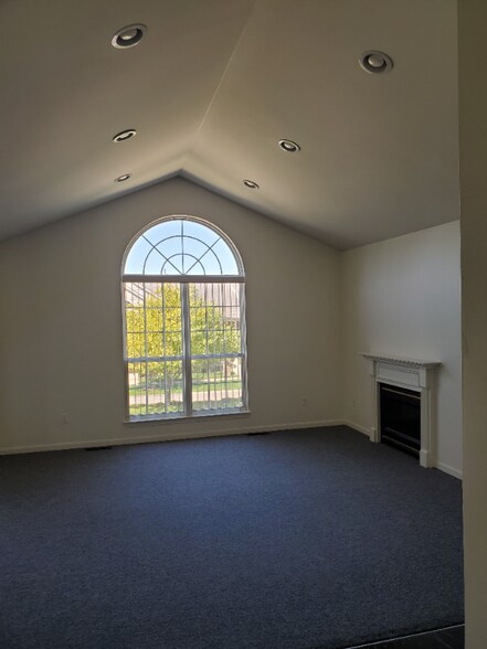 Building Photo - 2200 Saratoga Blvd