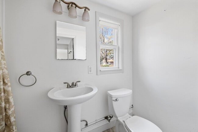 Building Photo - 9 Nonantum Rd