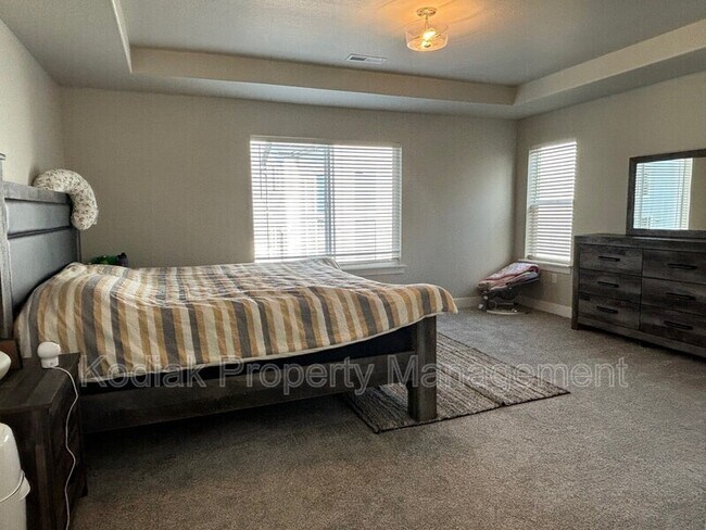 Building Photo - 13874 S Greenford Ln