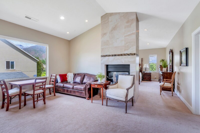 Building Photo - 758 W 375 N