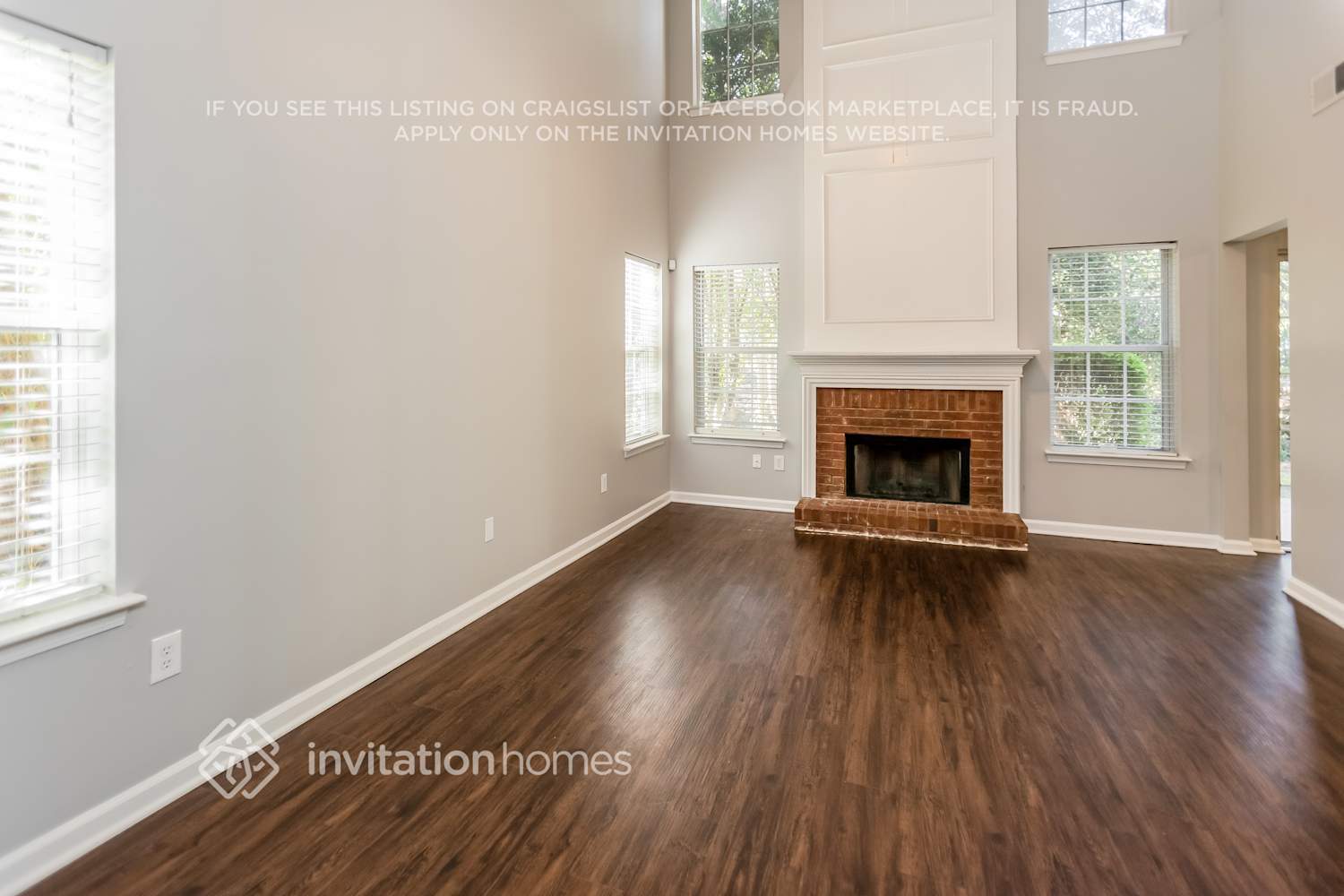 Building Photo - 28 Whitlock Square SW