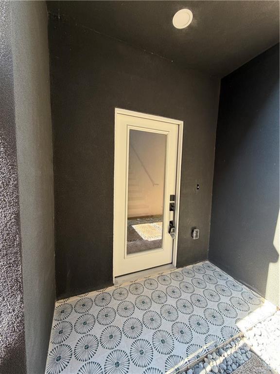 Building Photo - 16 Warbler Ave