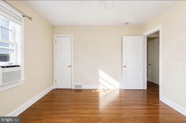Building Photo - 10626 S Dunmoor Dr