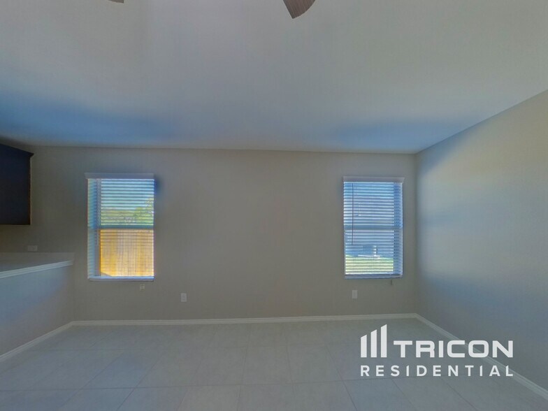 Building Photo - 304 Ranchito Pass