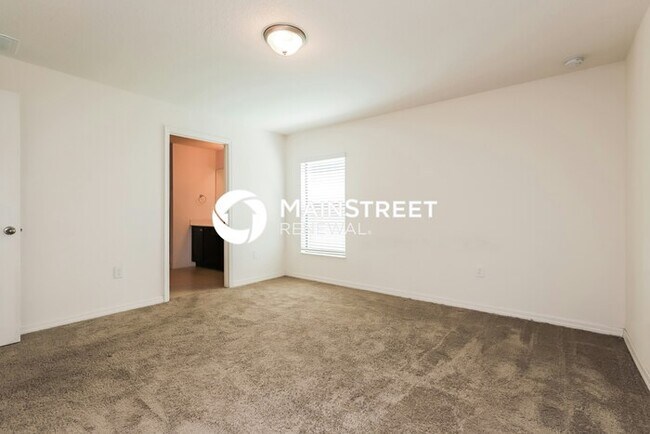 Building Photo - 4 Bedroom Pet-Friendly Home in Lakeland, FL with Main Street Renewal