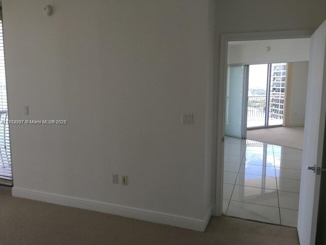 Building Photo - 1750 N Bayshore Dr