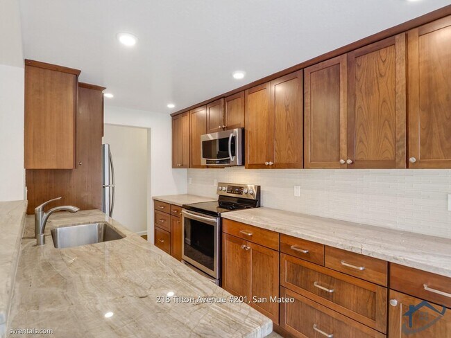 Building Photo - 218 Tilton Ave