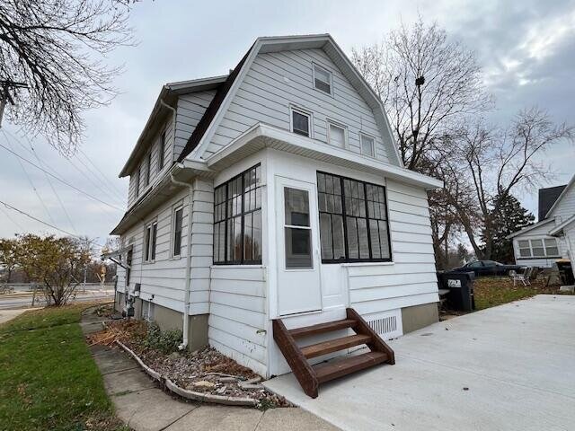 Building Photo - 99 Robert St