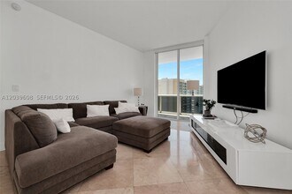 Building Photo - 16001 Collins Ave