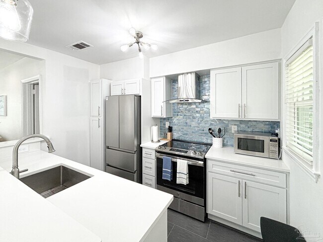 Building Photo - 315 Flannan Rd