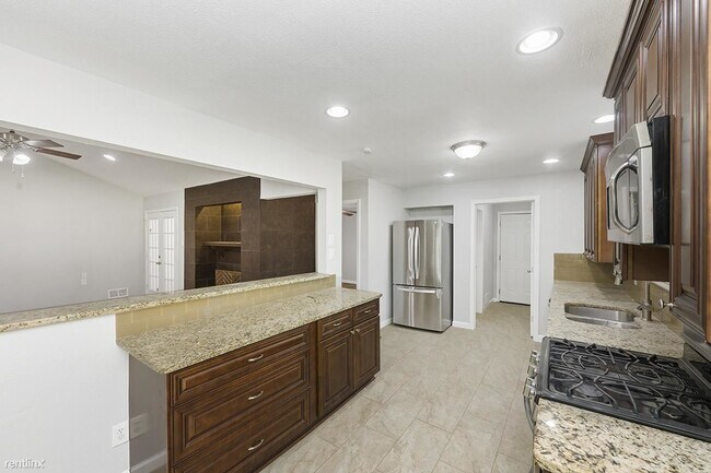 Building Photo - 1 br, 2 bath House - 1309 Lamp Post Lane S...