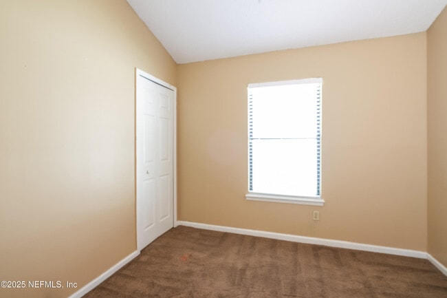 Building Photo - 2532 Townsquare Dr