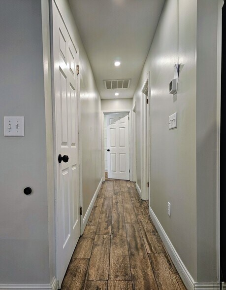 Building Photo - 55 Buchland Rd