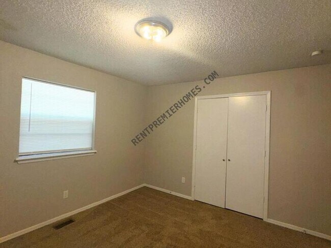 Building Photo - 11629 Kings Cir