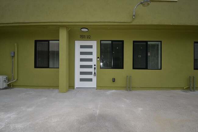 Building Photo - 1507 Silver Lake Blvd