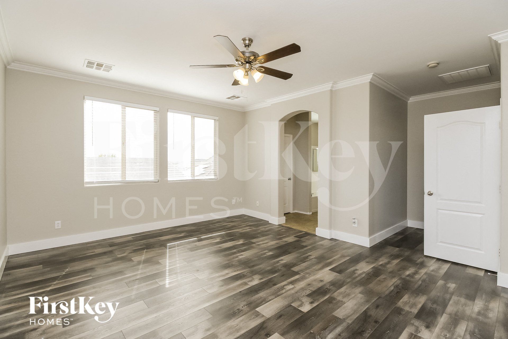 Building Photo - 837 E Cierra Cir