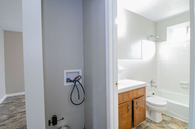 Building Photo - 1436-A McCan Drive