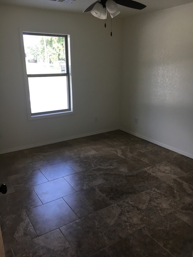 2ND BEDROOM - 1073 N Erie Ave