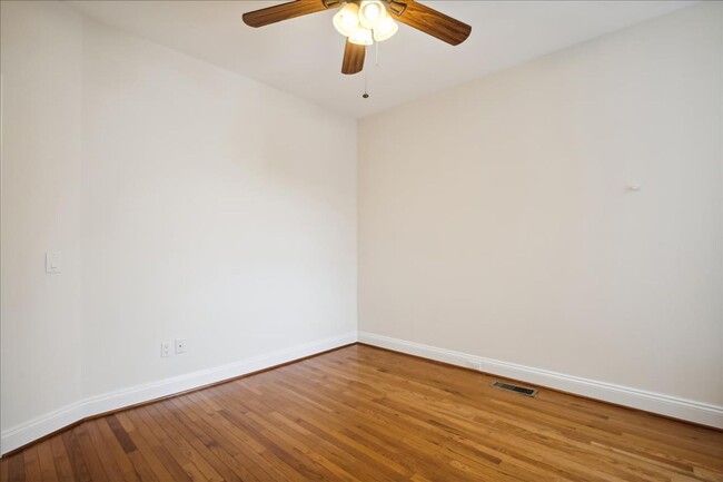 Building Photo - Pet Friendly Luxury DC TH - 3 bed +  3.5 B...