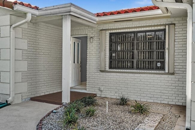 Building Photo - 6144 Royal Lytham Dr