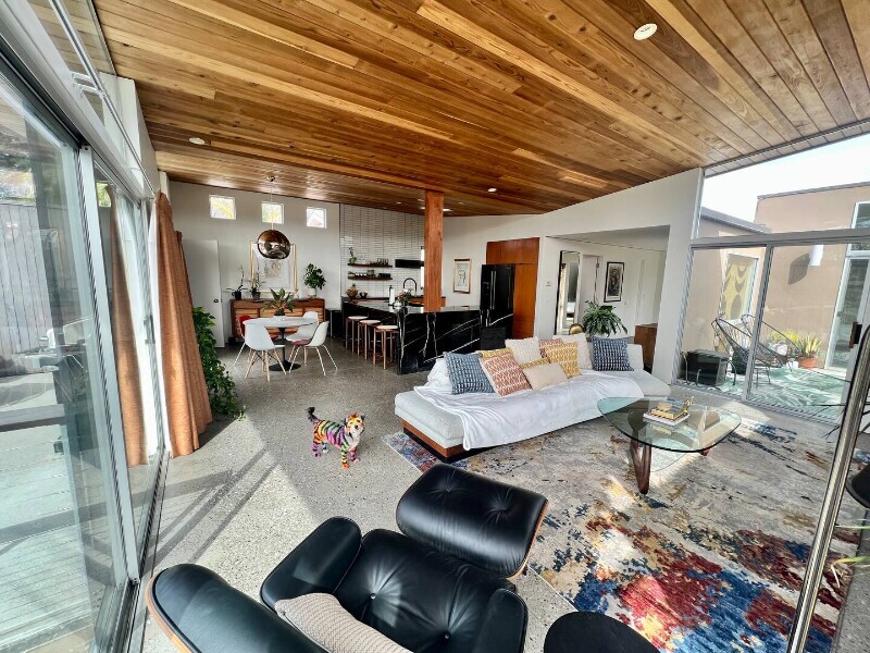 Building Photo - 3066 Nile St