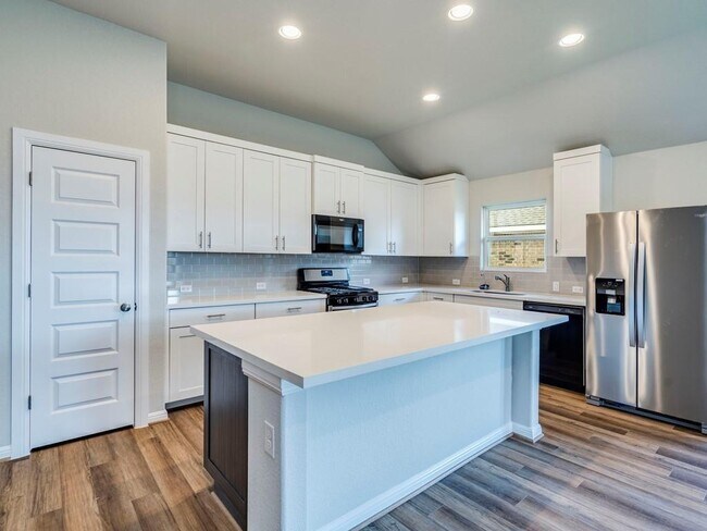 Building Photo - 270 Rimrock Ct