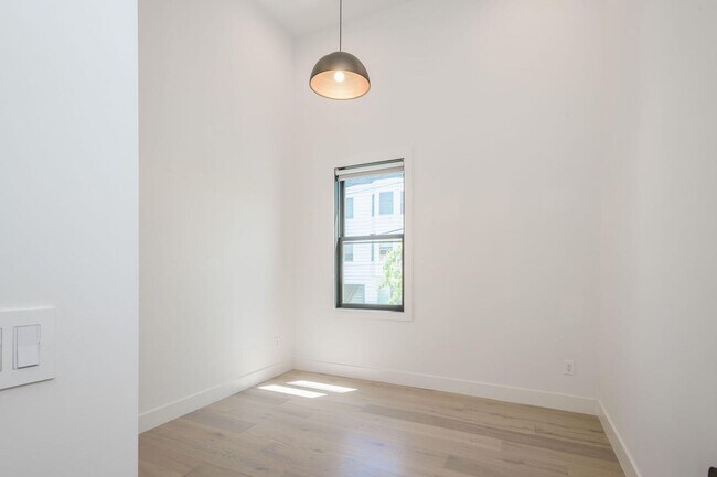 Building Photo - 900 Filbert St