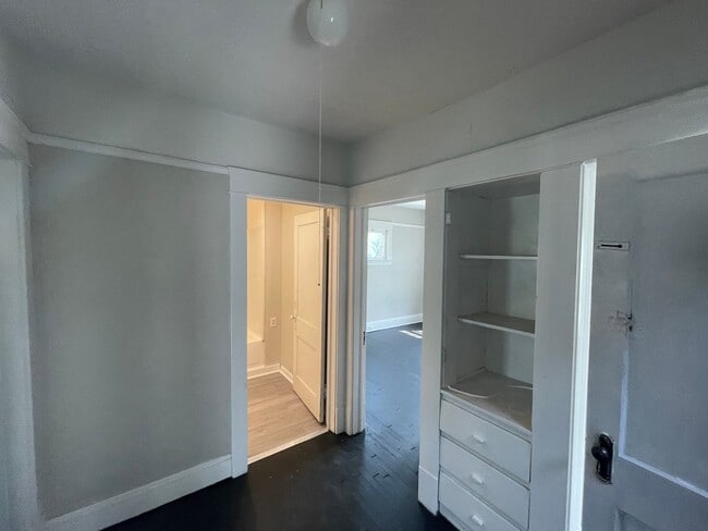 Building Photo - SECTION 8 AND EDEN ACCEPTED!! Stunning 4-Bedroom Home Available Now!