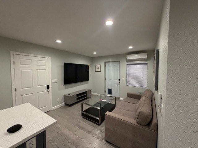 Building Photo - 13841 Sherwood St