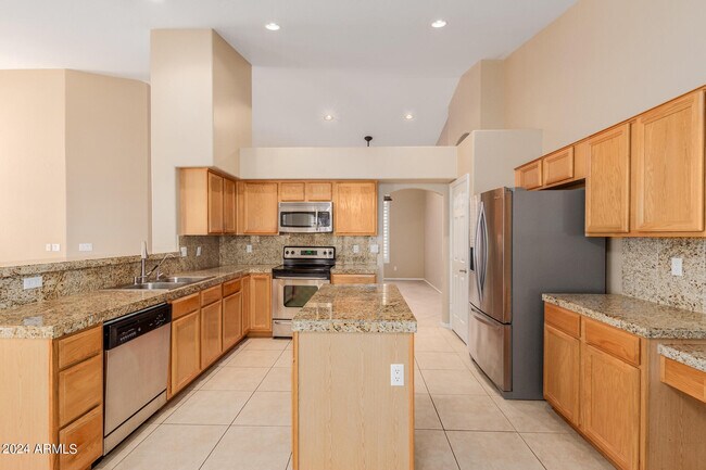 Building Photo - 6122 W Linda Ln