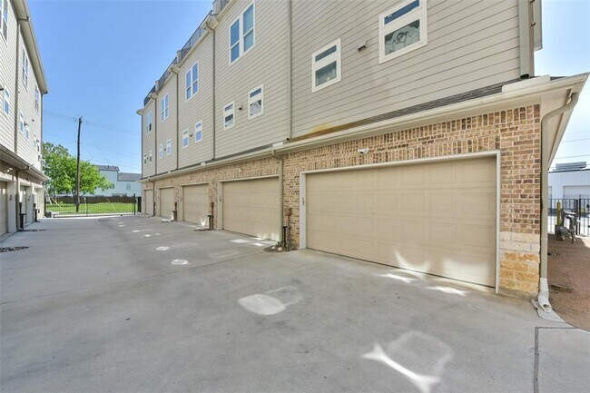Building Photo - 2020 McGowen St
