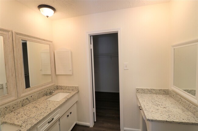 Building Photo - 1819 Fall Meadow Dr