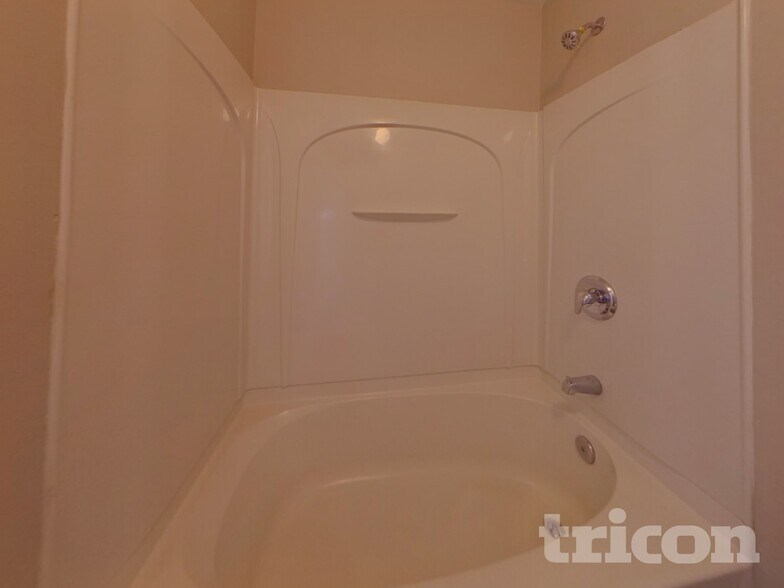 Building Photo - 482 Rutlidge Park Ln