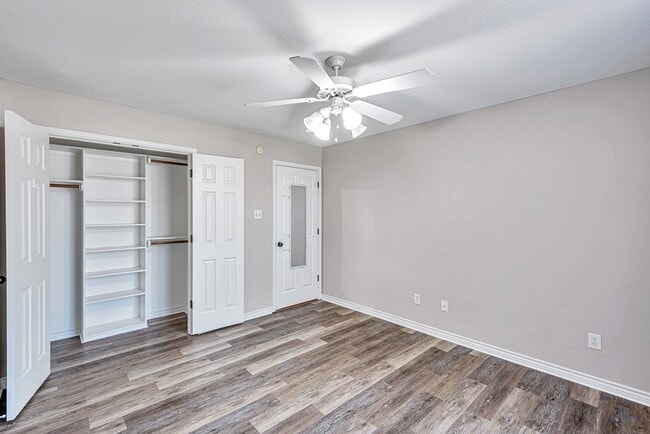 Building Photo - 5409 San Saba Ct