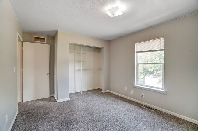 Building Photo - 3612 Willow Run Dr