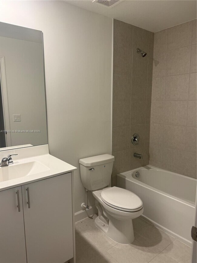 Building Photo - 5145 SW 37th St