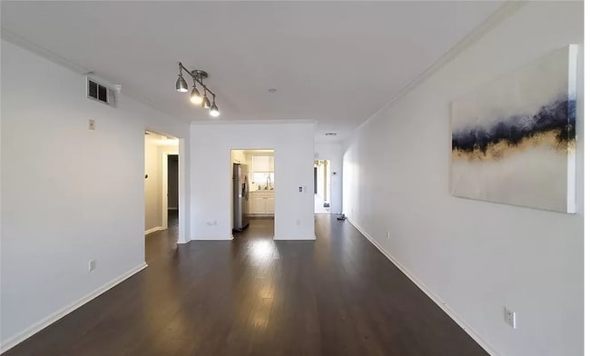Building Photo - 3401 S Bentley Ave