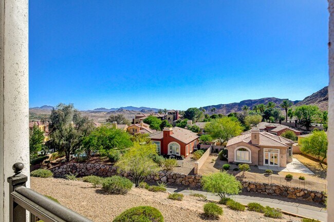 Building Photo - Luxury Resort Style Condo in Lake Las Vegas
