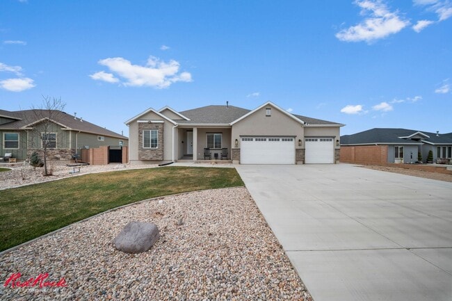 Building Photo - Beautiful and Modern 5 Bedroom Home in Cedar City!