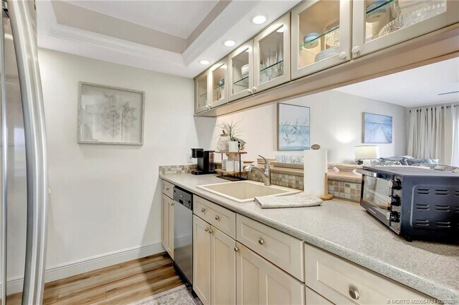 Building Photo - 40 NE Plantation Rd