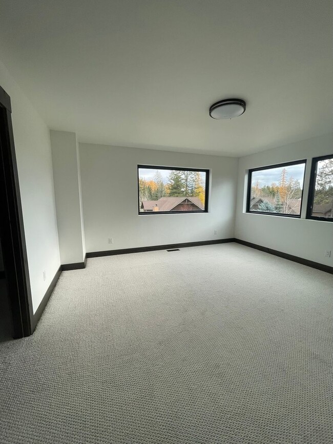 Building Photo - Whitefish Landing Town House