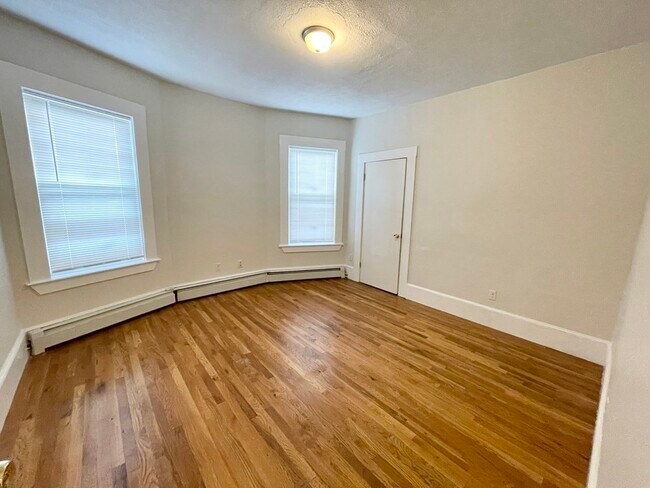 Building Photo - 11 Elder St