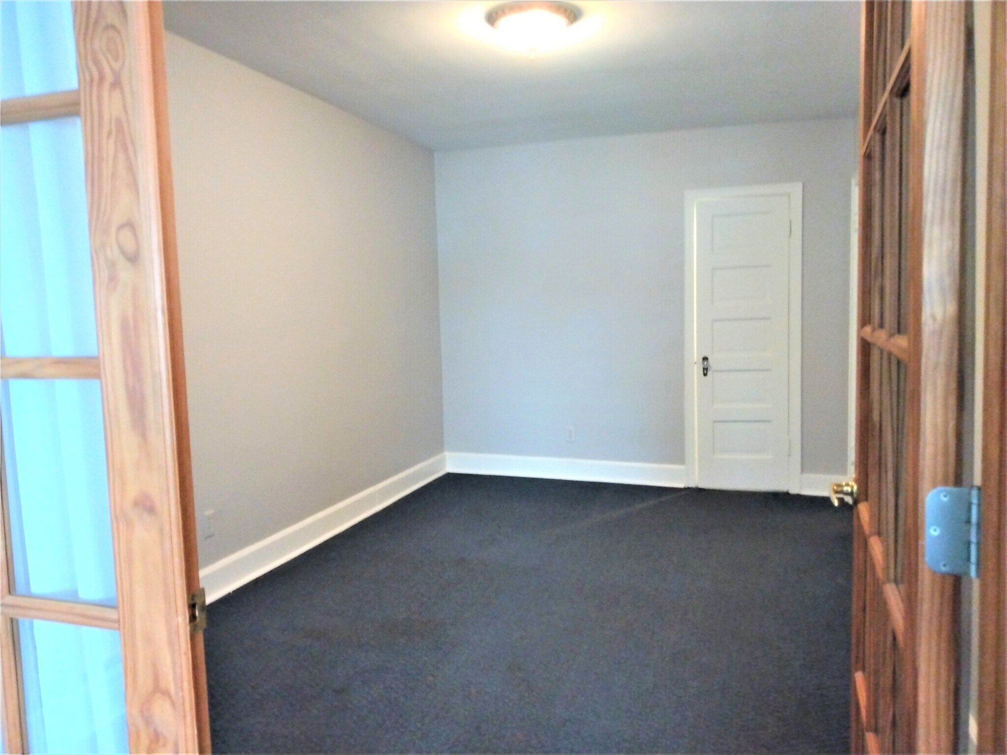 Building Photo - 715 5th Ave