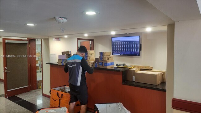 Building Photo - 7601 E Treasure Dr