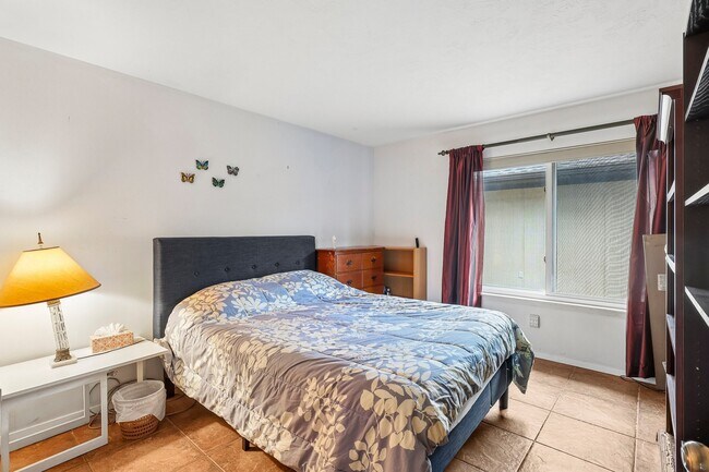 Building Photo - 1723 Sullins Way