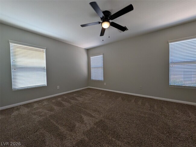 Building Photo - 134 E Cosmos Ct