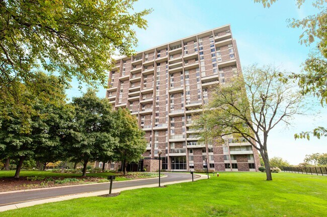 Primary Photo - 1000 Urlin Ave