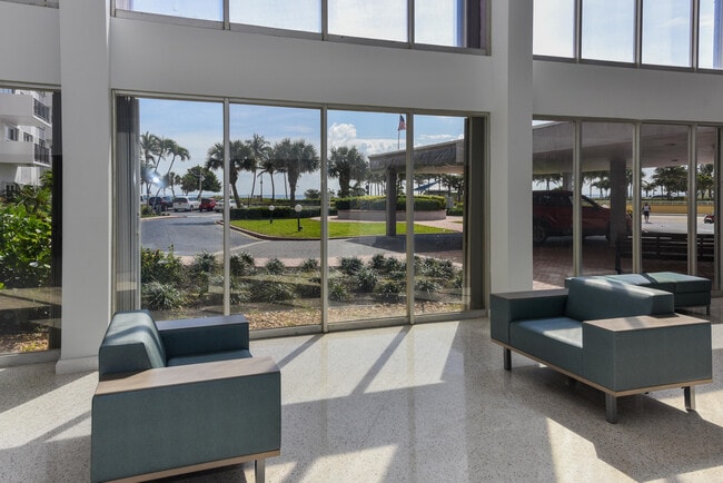 Building Photo - 405 N Ocean Blvd