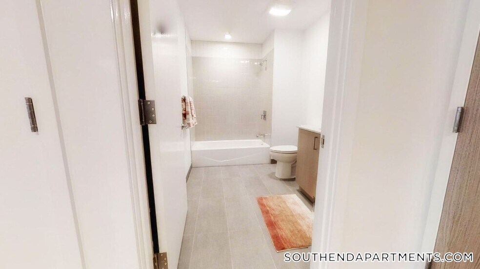 Building Photo - 150 Camden St